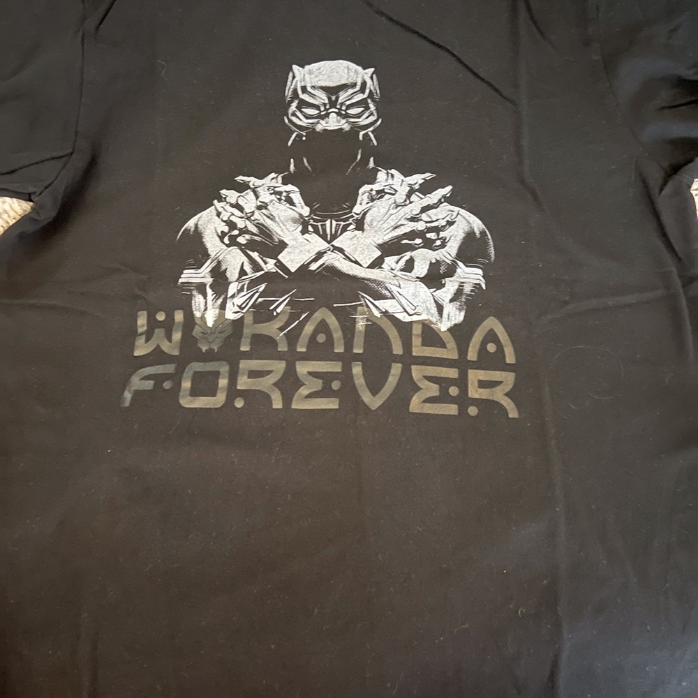 Uniqlo x Marvel Black Panther Wakanda Forever Tee